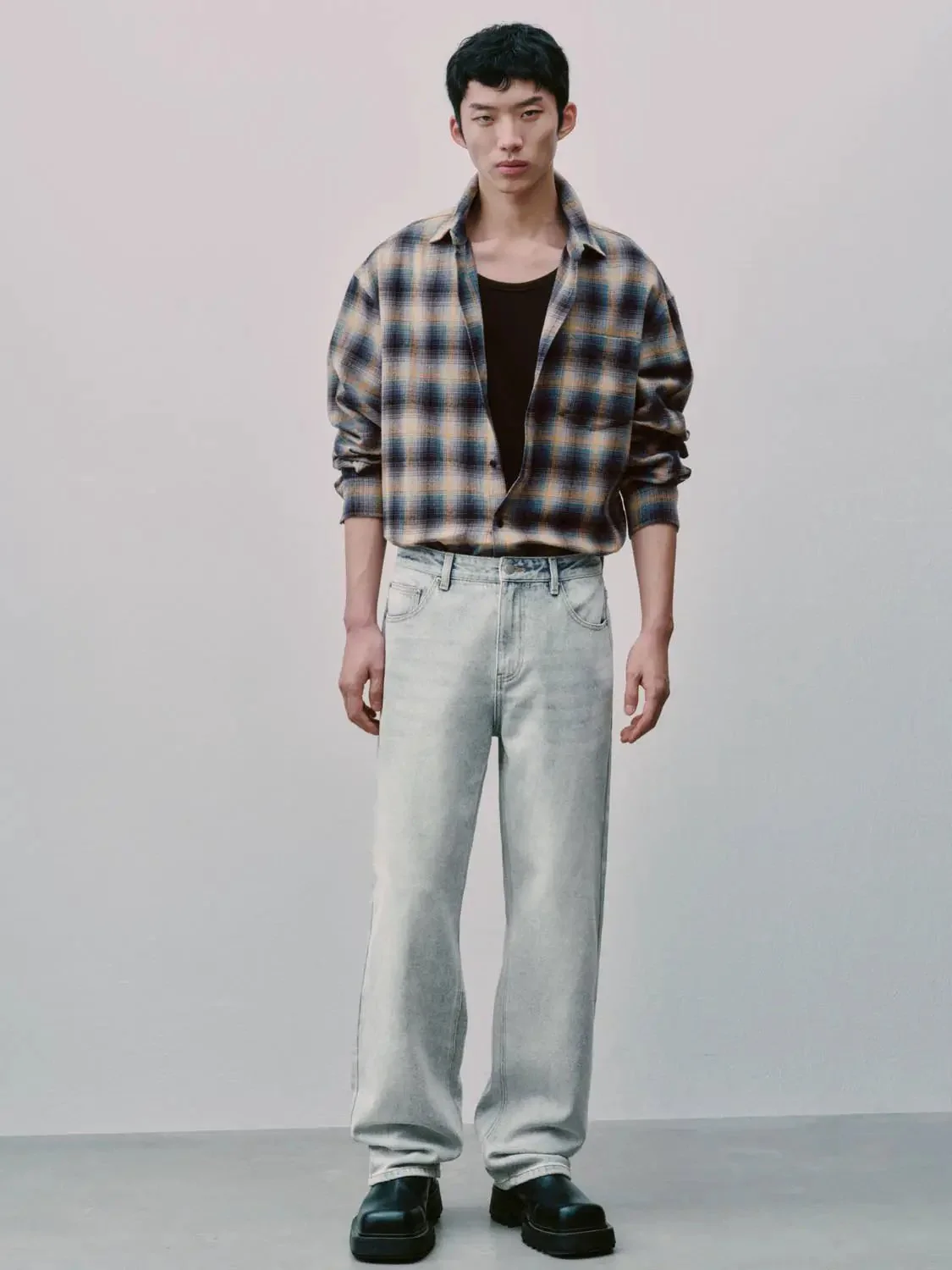 8012-washed-straight-leg-jeans-4.webp Washed Straight Leg Jeans