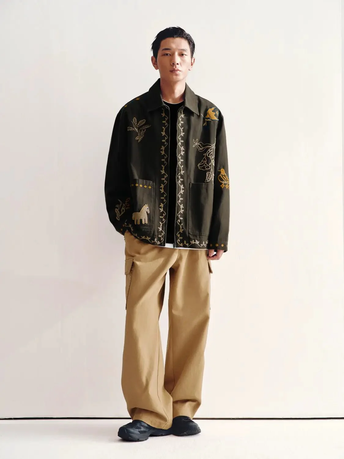 8041-collared-embroidered-patch-pocket-jackets-4.webp Collared Embroidered Patch Pocket Jackets