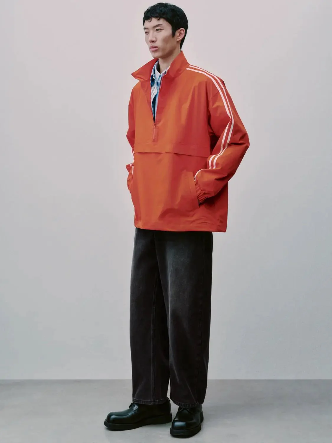 Side-Stripe Mock Neck Half Zip Overhead Sweatshirts