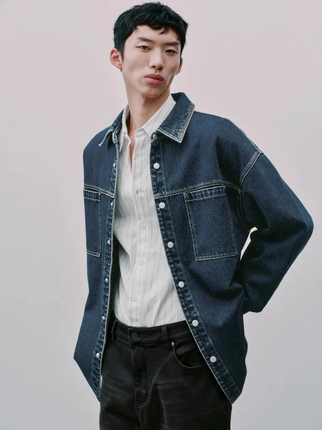 8066-patch-pocket-stitch-detail-denim-shirts-2.webp Patch Pocket Stitch Detail Denim Shirts