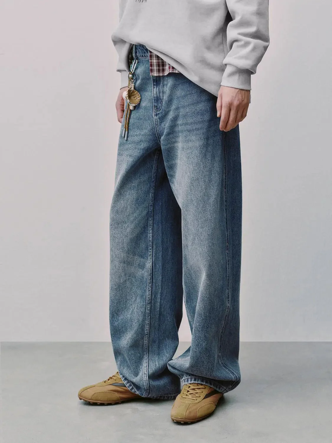 8143-straight-leg-jeans-3.webp Straight Leg Jeans