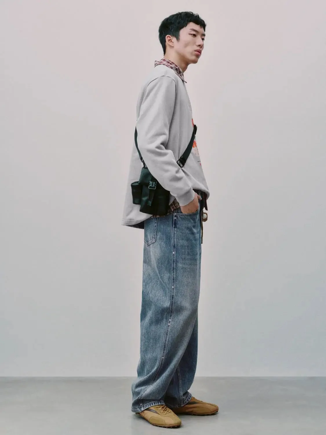 8143-straight-leg-jeans-7.webp Straight Leg Jeans