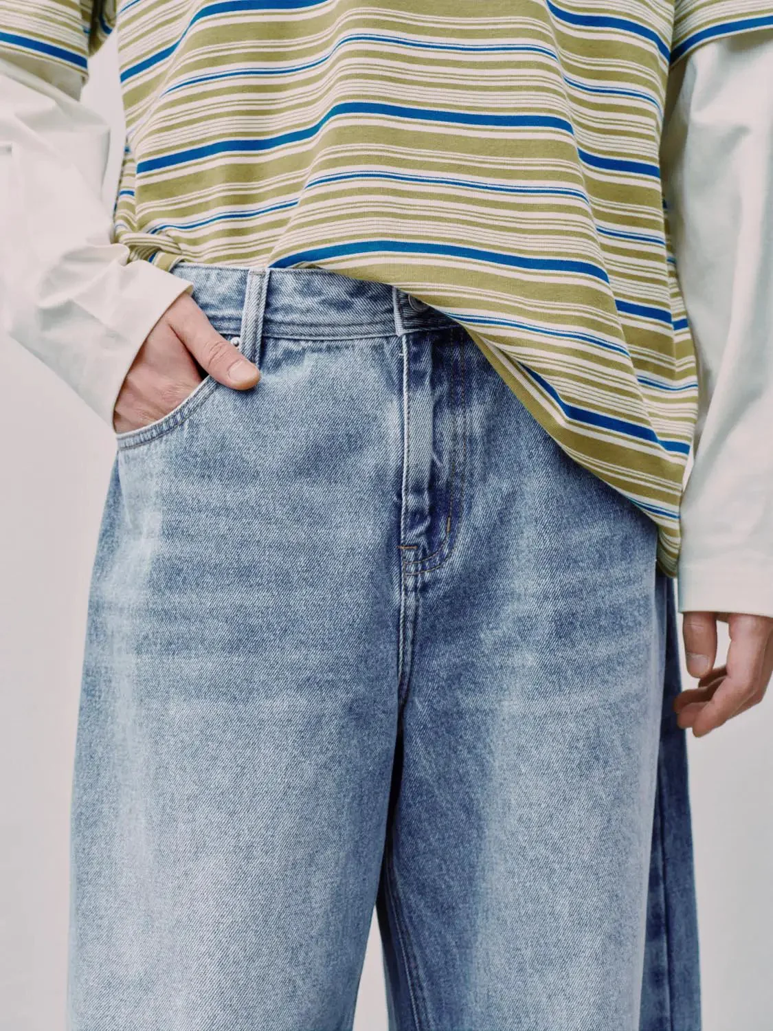 8263-washed-barrel-leg-jeans-6.webp Washed Barrel Leg Jeans