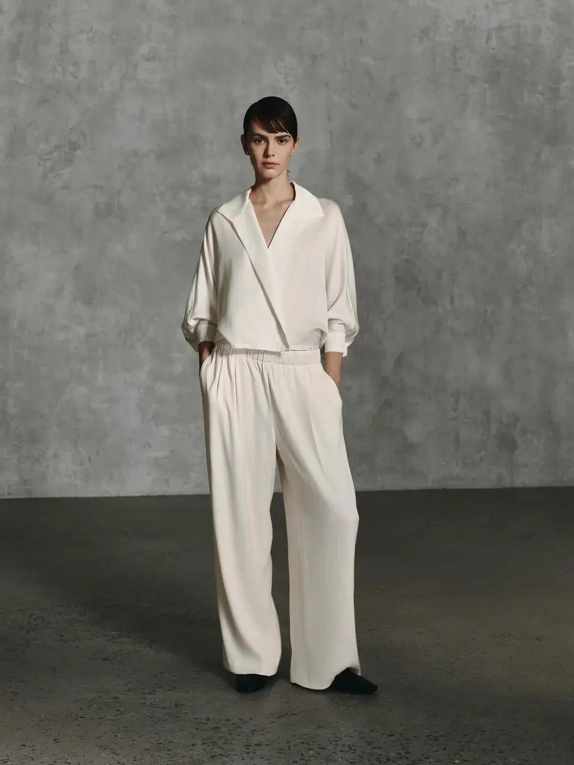 8269-cupro-lyocell-linen-blend-thin-stretch-wrap-blouses-4.webp Cupro Lyocell Linen Blend Thin Stretch Wrap Blouses