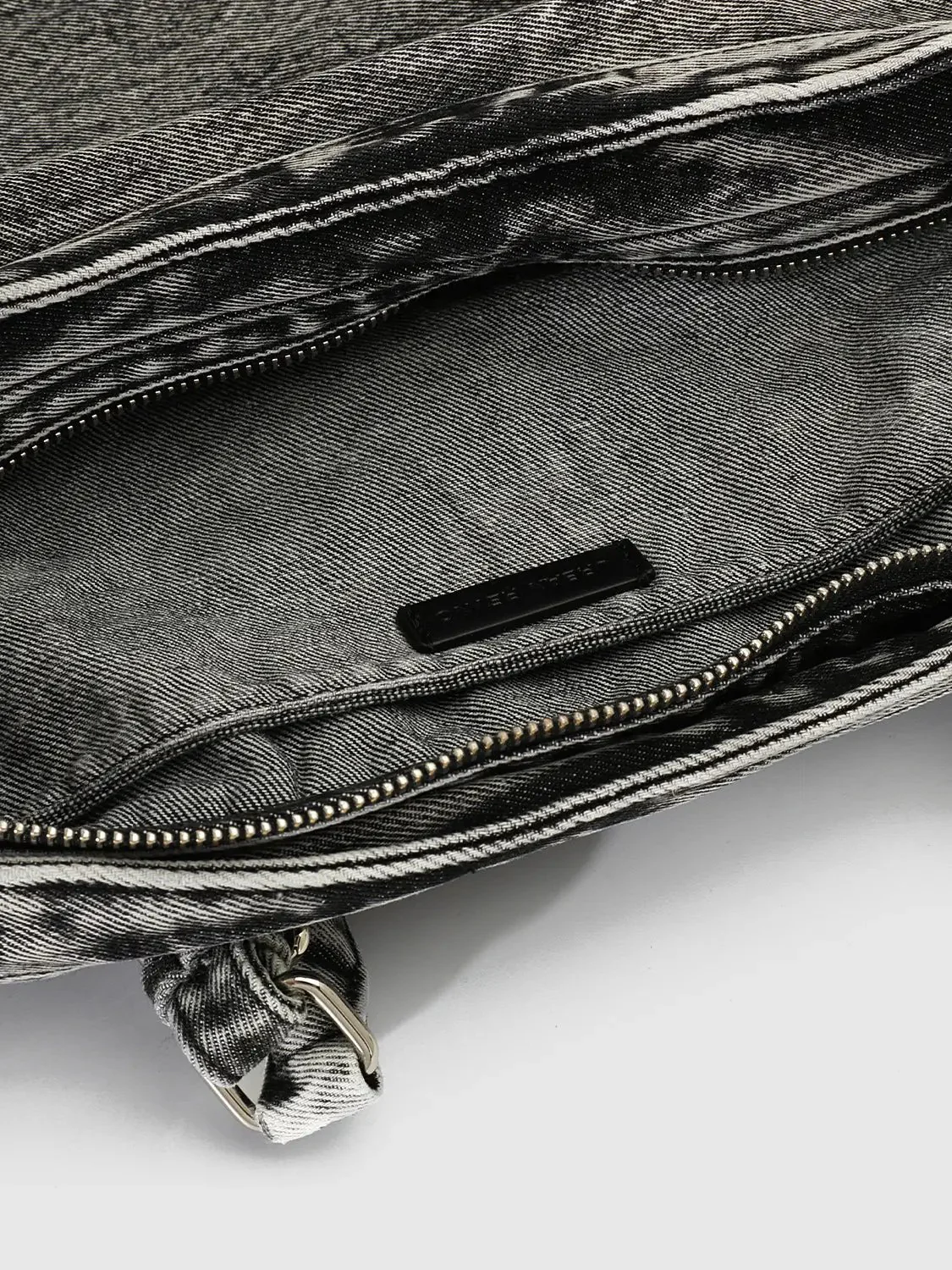 8280-distressed-denim-with-metal-hardware-shoulder-bags-6.webp Distressed Denim With Metal Hardware Shoulder Bags
