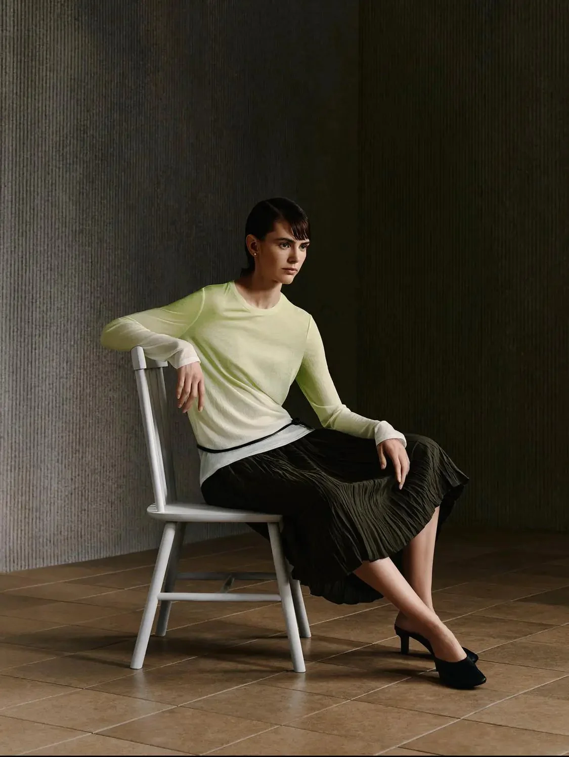 8281-elegant-gradient-cotton-nylon-knit-with-subtle-shine-tops-2.webp Elegant Gradient Cotton Nylon Knit With Subtle Shine Tops