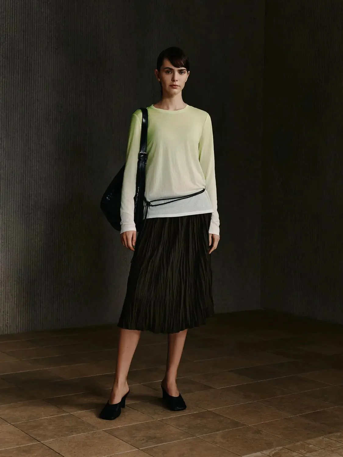 8281-elegant-gradient-cotton-nylon-knit-with-subtle-shine-tops-4.webp Elegant Gradient Cotton Nylon Knit With Subtle Shine Tops