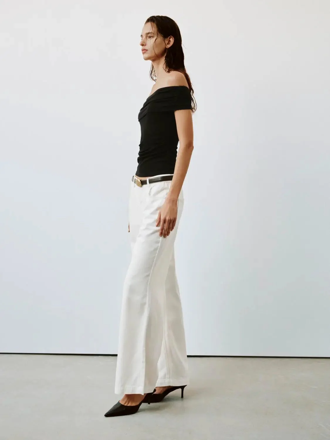 8294-off-shoulder-ruched-stretch-viscose-cotton-t-shirts-12.webp Off-Shoulder Ruched Stretch Viscose Cotton T-Shirts