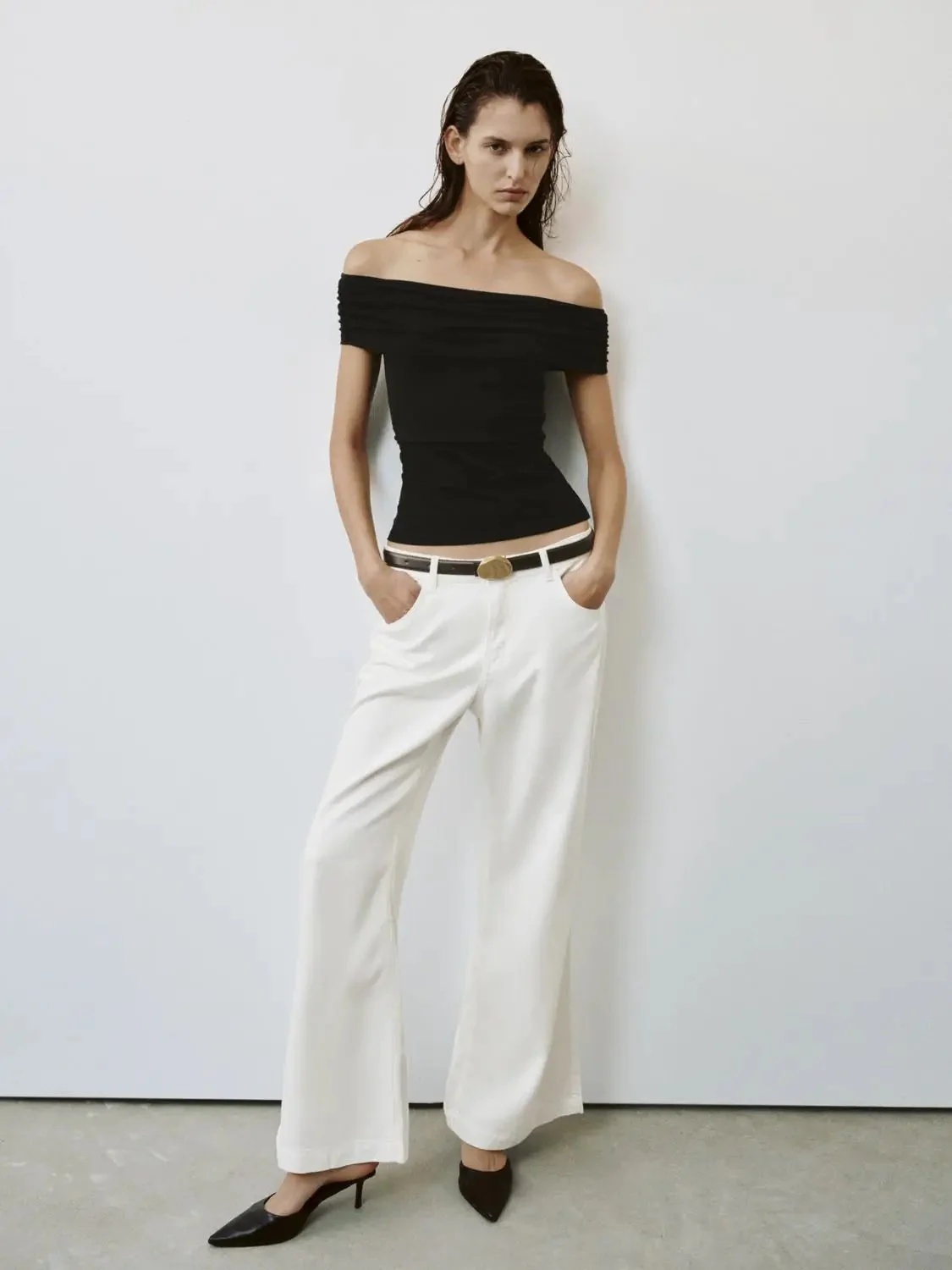 8294-off-shoulder-ruched-stretch-viscose-cotton-t-shirts-13.webp Off-Shoulder Ruched Stretch Viscose Cotton T-Shirts