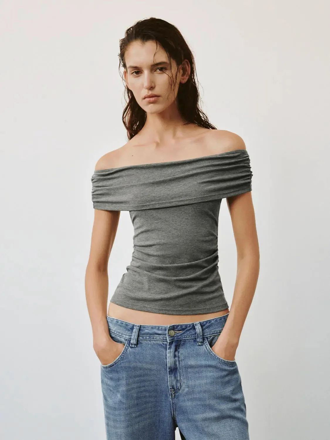 8294-off-shoulder-ruched-stretch-viscose-cotton-t-shirts-17.webp Off-Shoulder Ruched Stretch Viscose Cotton T-Shirts