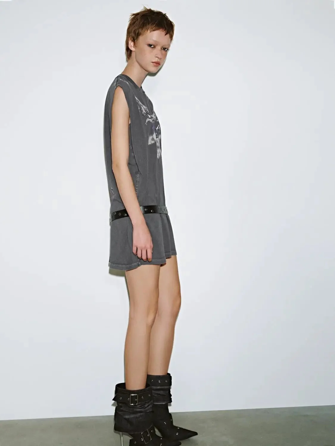 8330-chain-print-cotton-sleeveless-straight-mini-dresses-5.webp Chain Print Cotton Sleeveless Straight Mini Dresses