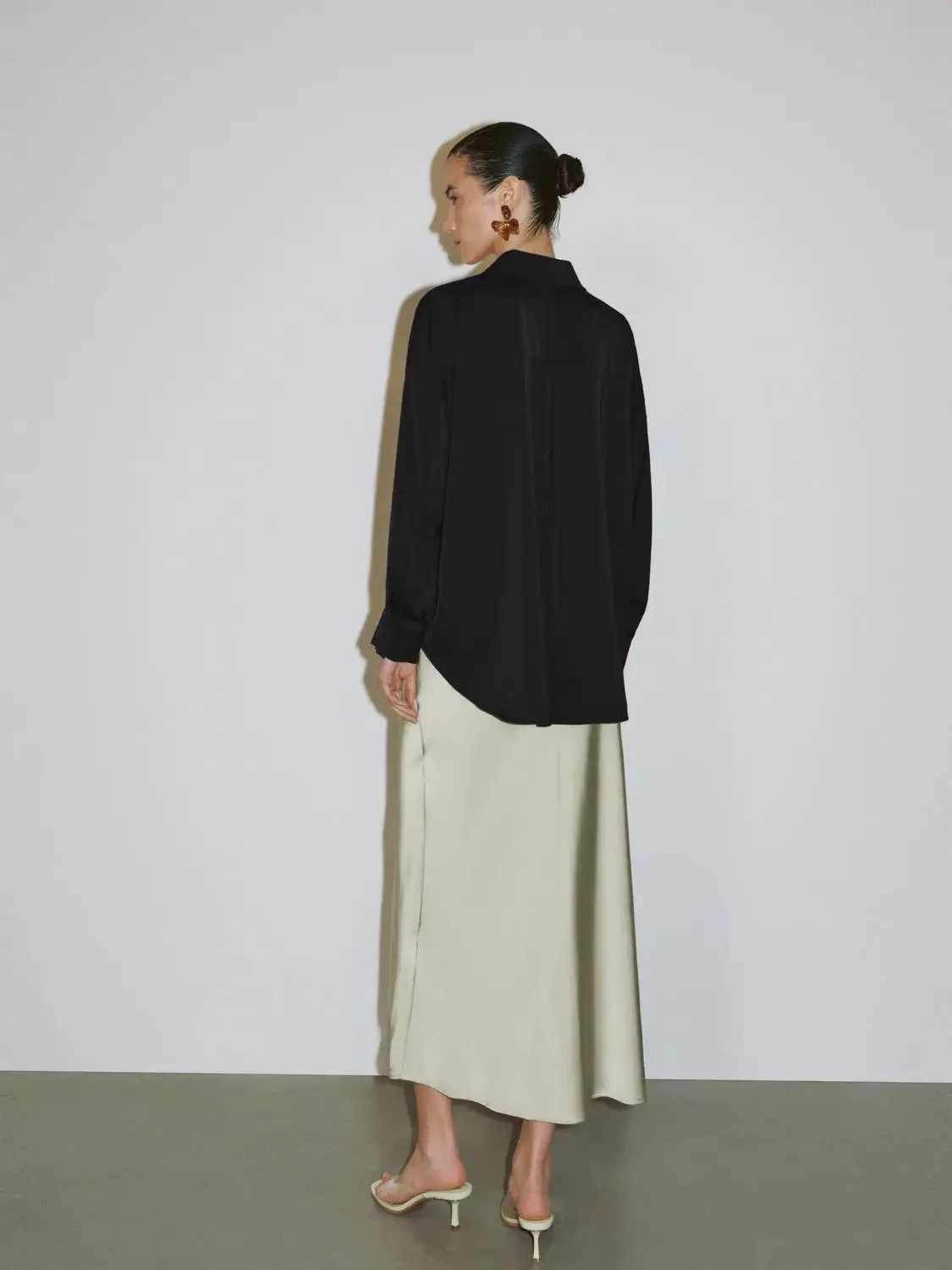 8398-cream-satin-style-fishtail-slip-maxi-skirt-11.webp Cream Satin-Style Fishtail Slip Maxi Skirt