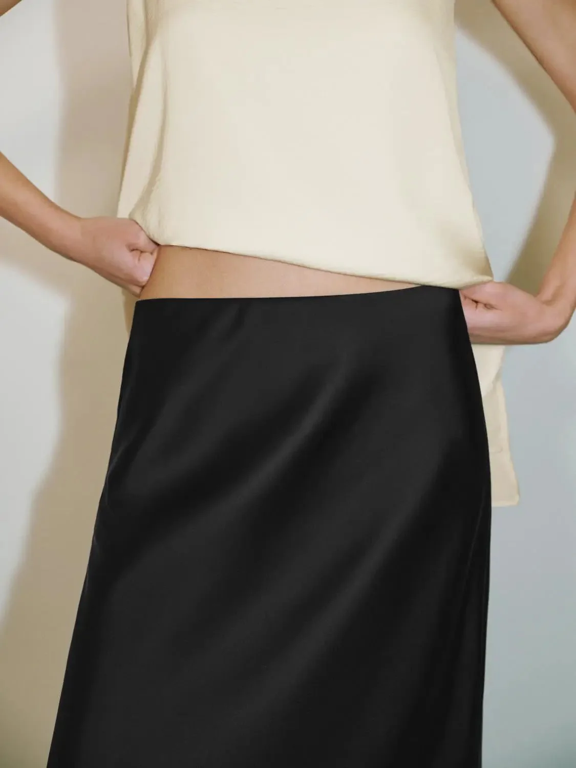 8398-cream-satin-style-fishtail-slip-maxi-skirt-19.webp Cream Satin-Style Fishtail Slip Maxi Skirt