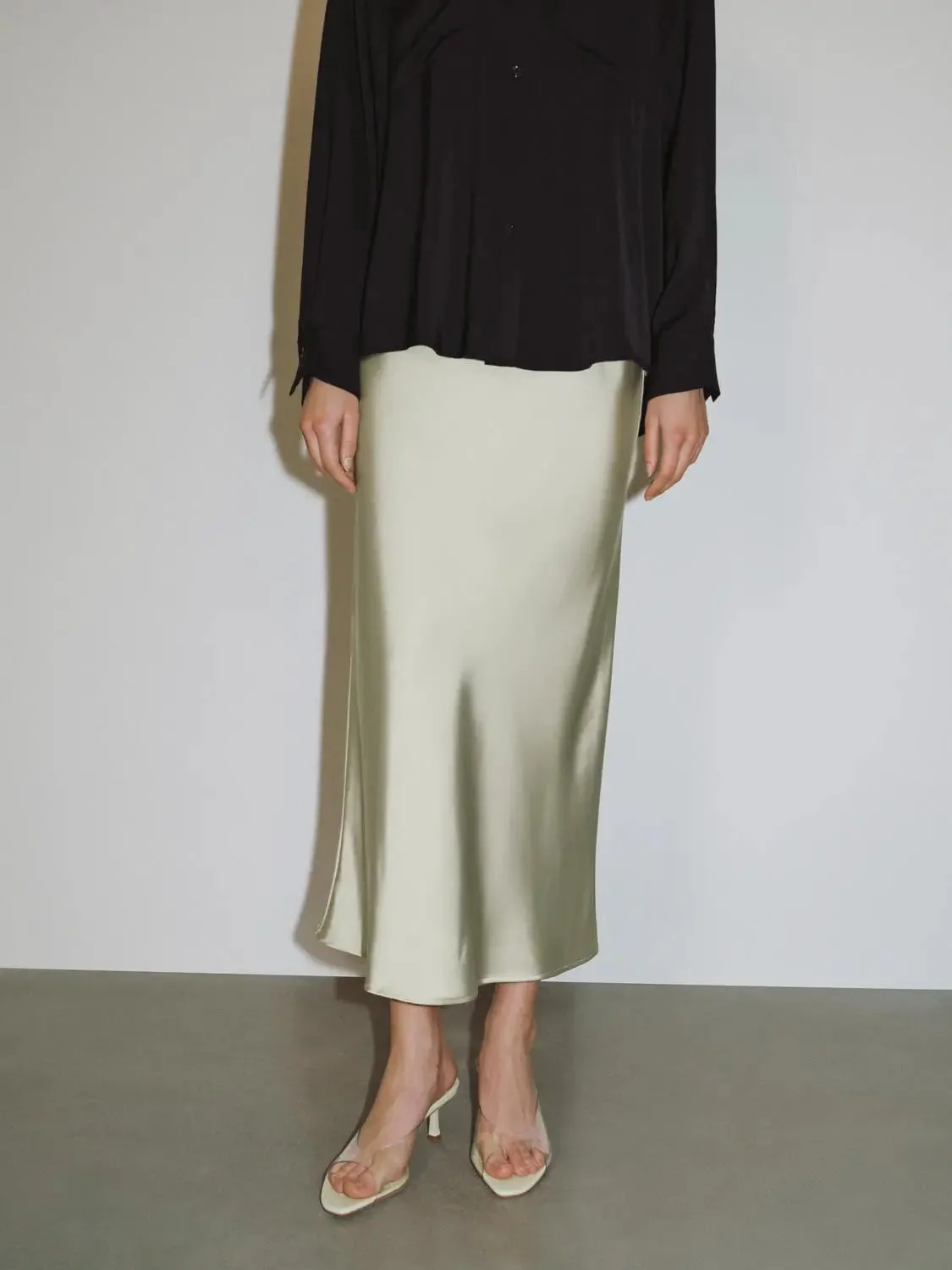 8398-cream-satin-style-fishtail-slip-maxi-skirt-23.webp Cream Satin-Style Fishtail Slip Maxi Skirt