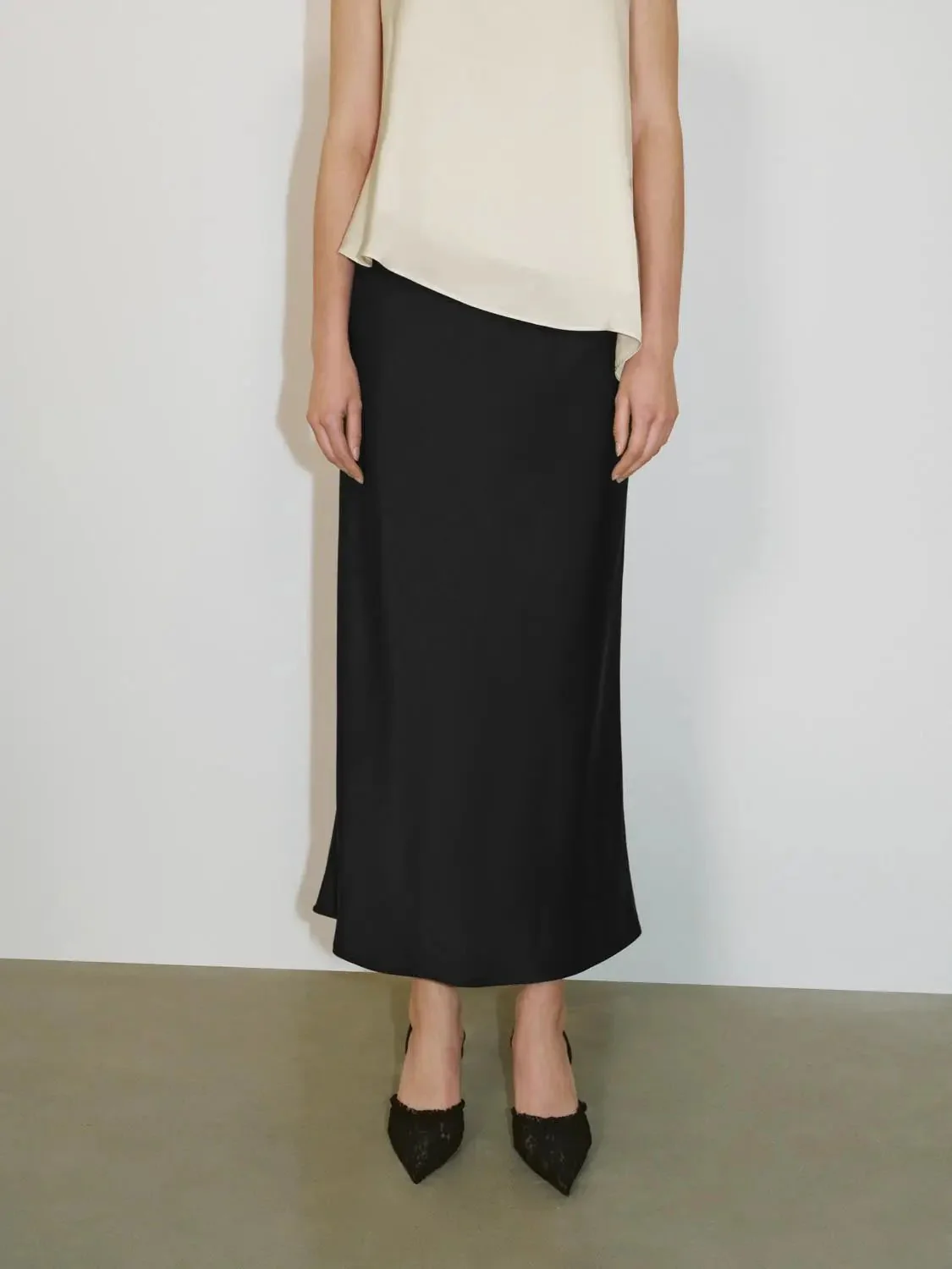 8398-cream-satin-style-fishtail-slip-maxi-skirt-24.webp Cream Satin-Style Fishtail Slip Maxi Skirt