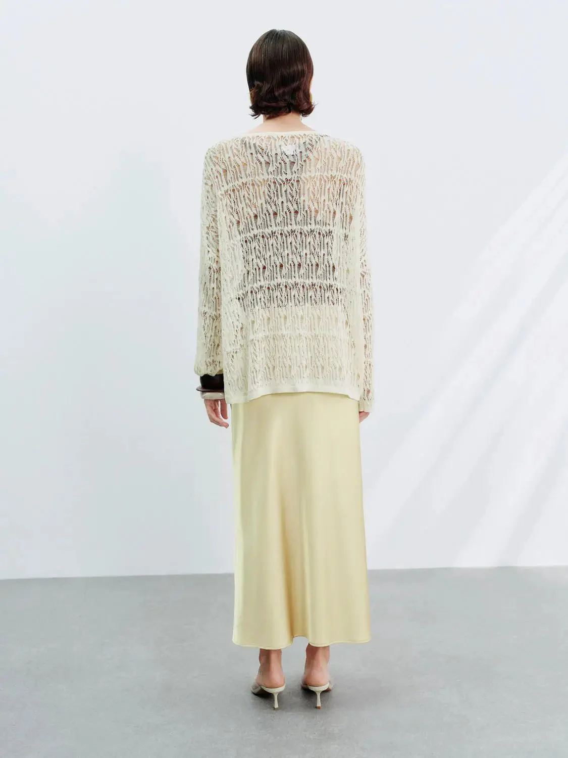 8398-cream-satin-style-fishtail-slip-maxi-skirt-4.webp Cream Satin-Style Fishtail Slip Maxi Skirt