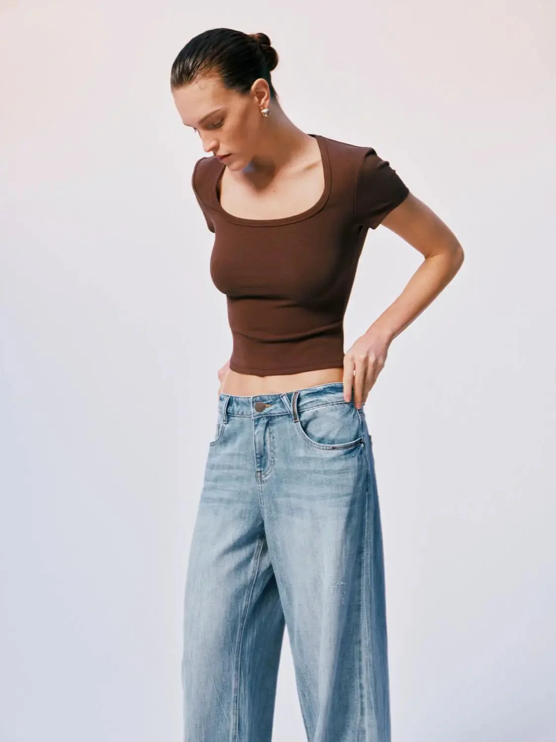 8417-brown-cotton-viscose-elastane-scoop-neck-t-shirts-2.webp Brown Cotton Viscose Elastane Scoop Neck T-Shirts