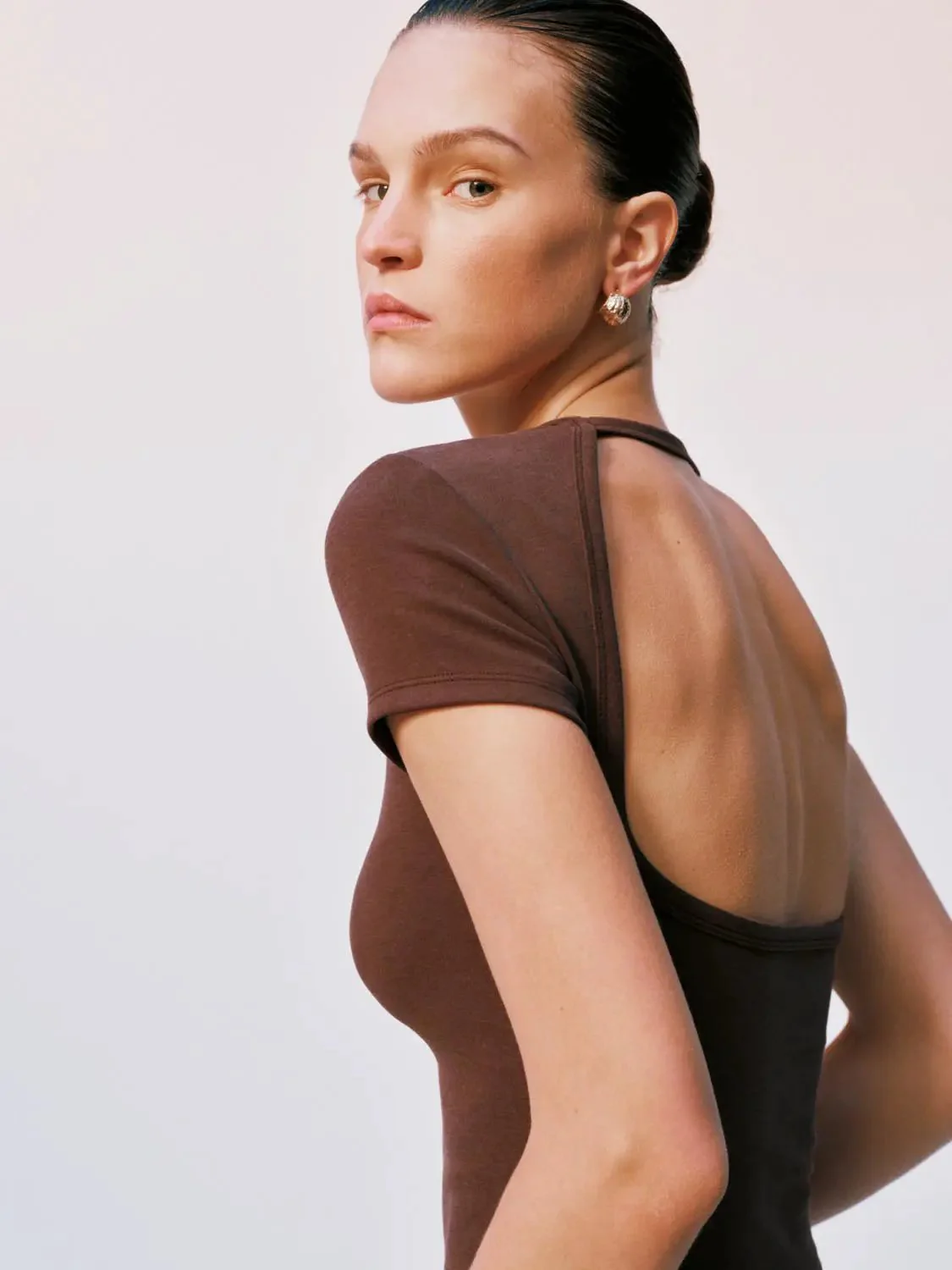 8417-brown-cotton-viscose-elastane-scoop-neck-t-shirts-3.webp Brown Cotton Viscose Elastane Scoop Neck T-Shirts