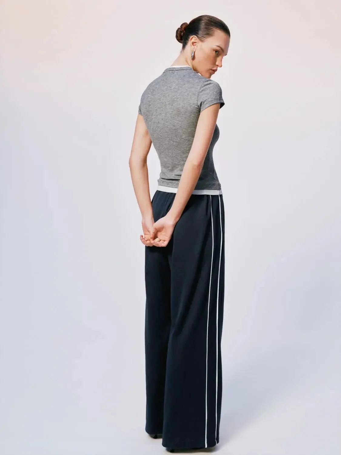 8686-wide-leg-elastic-waist-pull-on-pants-3.webp Wide Leg Elastic Waist Pull On Pants