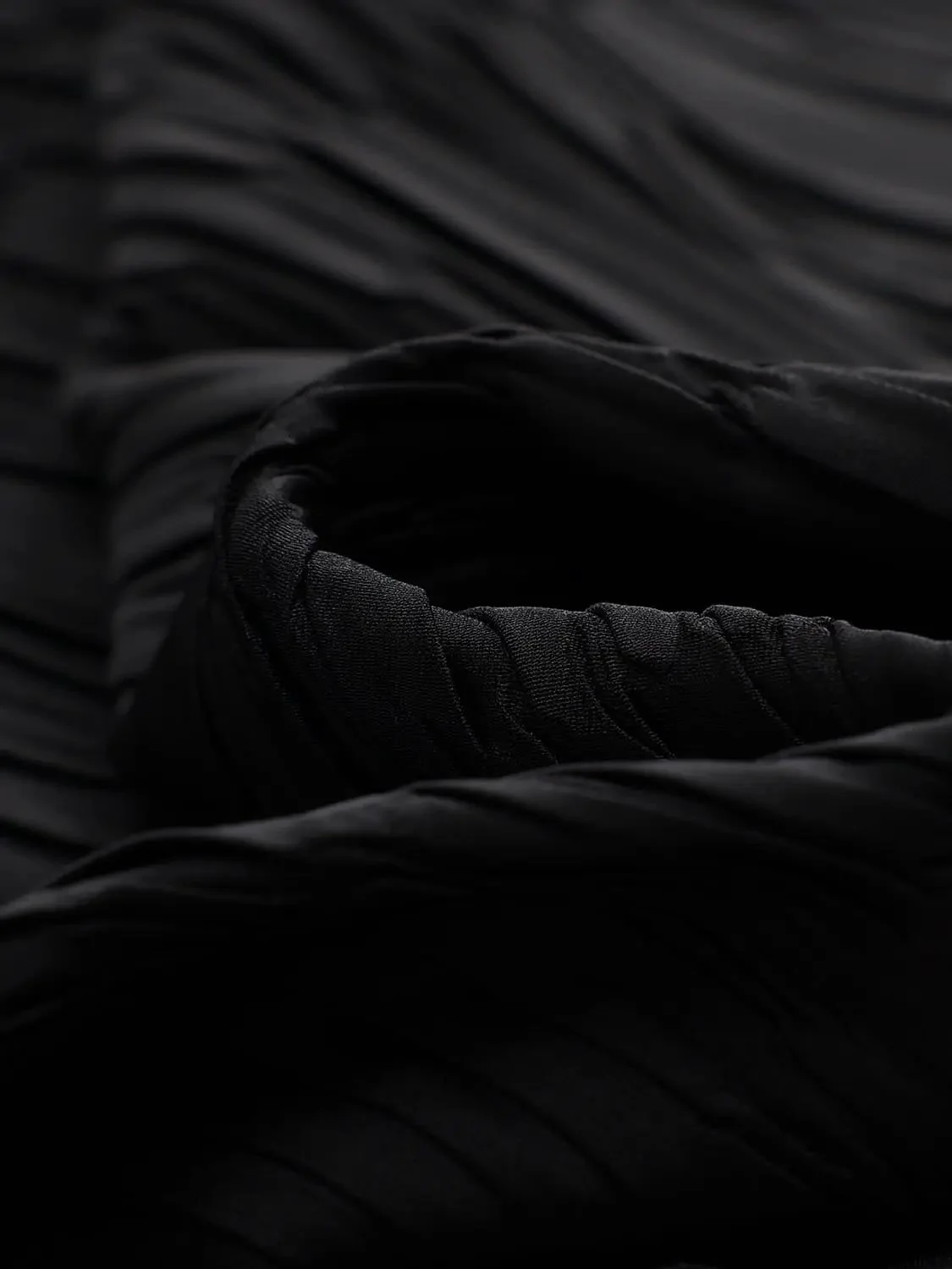 8693-elegant-crinkled-textured-polyester-maxi-pleated-skirts-8.webp Elegant Crinkled Textured Polyester Maxi Pleated Skirts