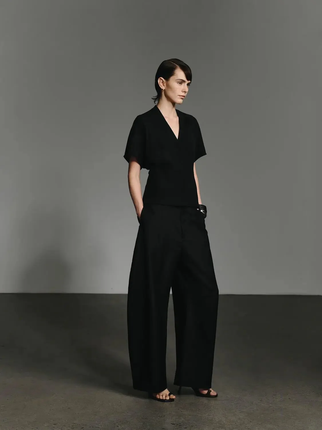 8711-v-neck-kimono-sleeve-shirts-5.webp V-Neck Kimono Sleeve Shirts
