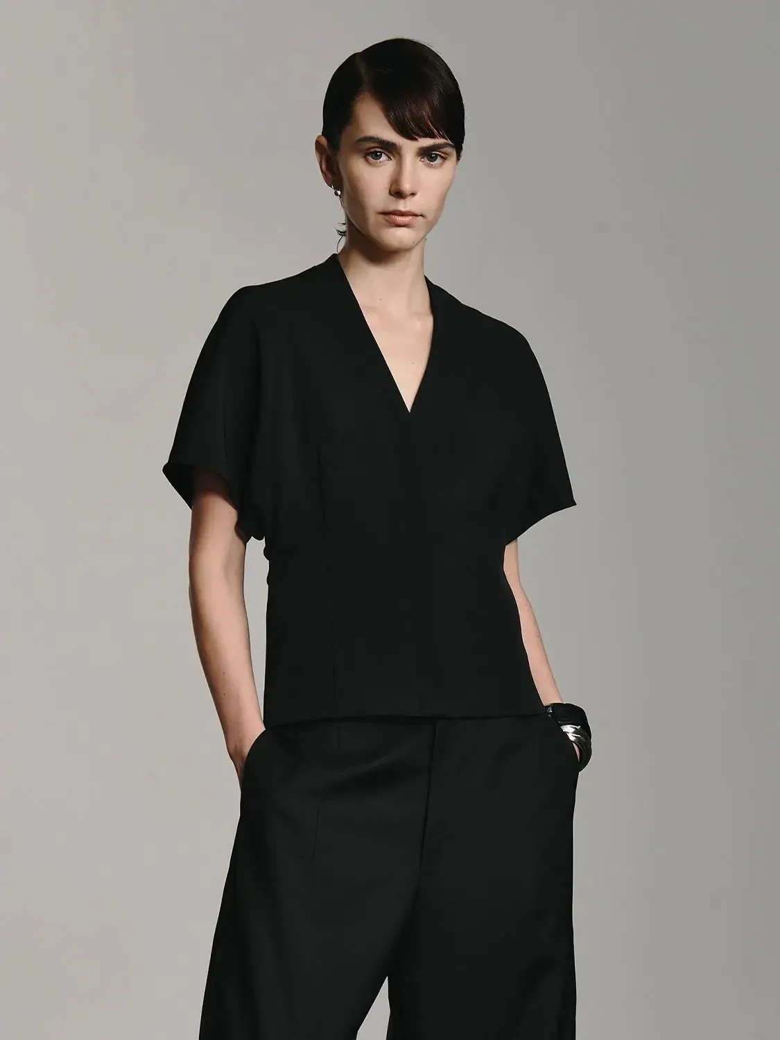 8711-v-neck-kimono-sleeve-shirts-9.webp V-Neck Kimono Sleeve Shirts