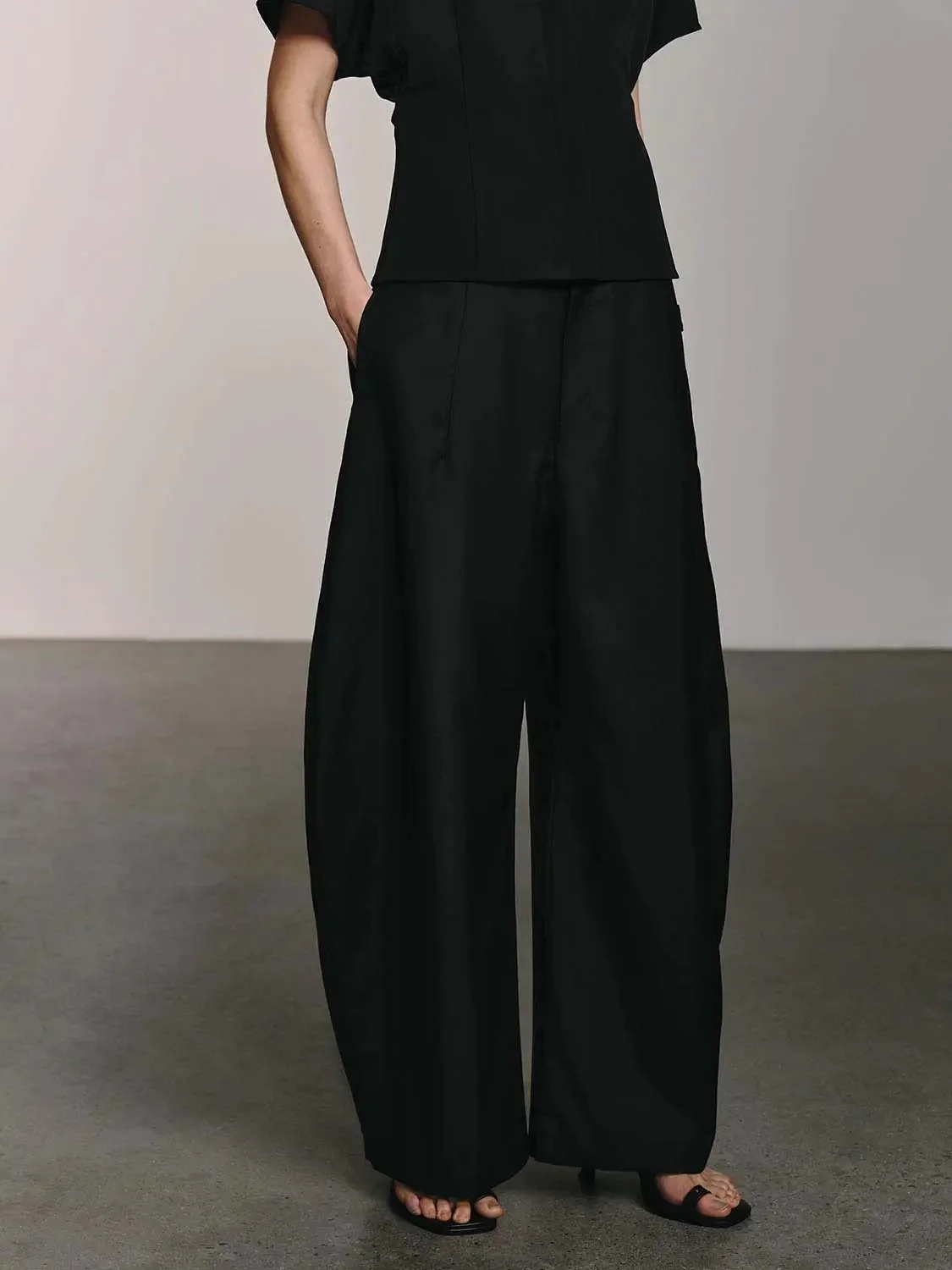 8717-polyester-wool-blend-with-slight-stretch-barrel-leg-pants-9.webp Polyester Wool Blend With Slight Stretch Barrel Leg Pants