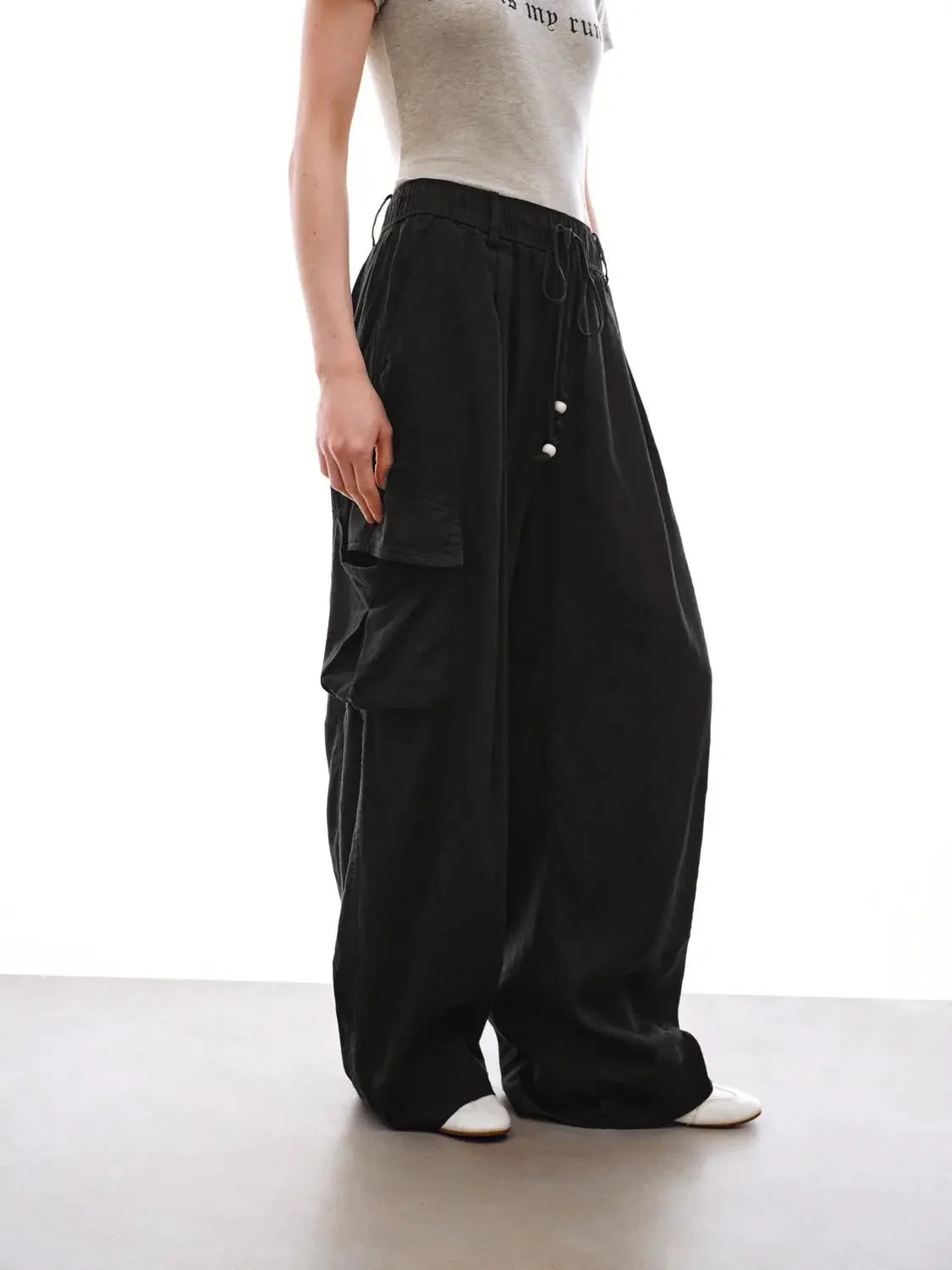 8776-linen-viscose-blend-wide-leg-cargo-pants-5.webp Linen-Viscose Blend Wide Leg Cargo Pants