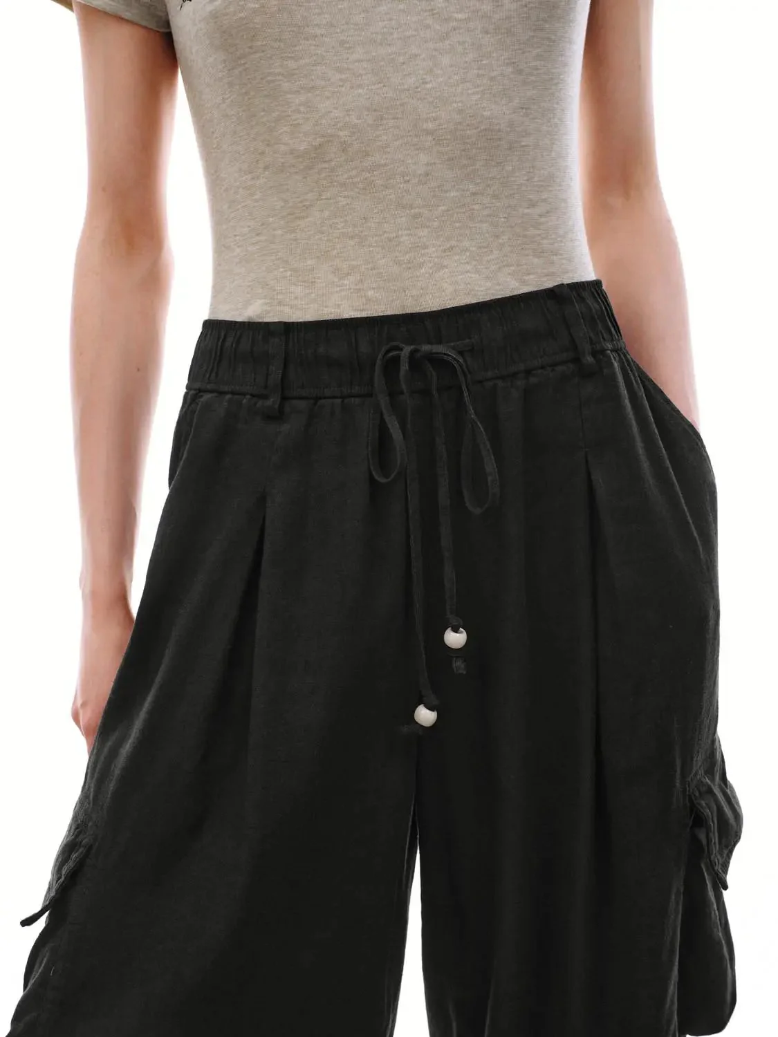 8776-linen-viscose-blend-wide-leg-cargo-pants-6.webp Linen-Viscose Blend Wide Leg Cargo Pants