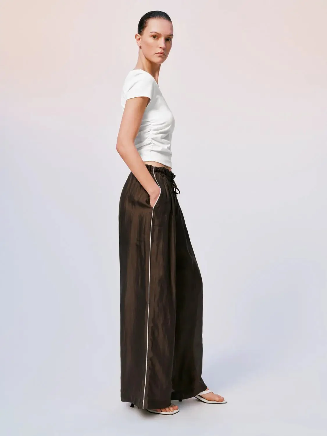 8788-viscose-polyester-wide-leg-drawstring-palazzo-pants-2.webp Viscose Polyester Wide Leg Drawstring Palazzo Pants