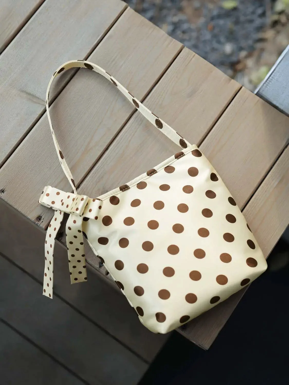 8793-textile-lined-shell-polka-dot-medium-stretch-minimalist-bags-10.webp Textile Lined Shell Polka Dot Medium Stretch Minimalist Bags