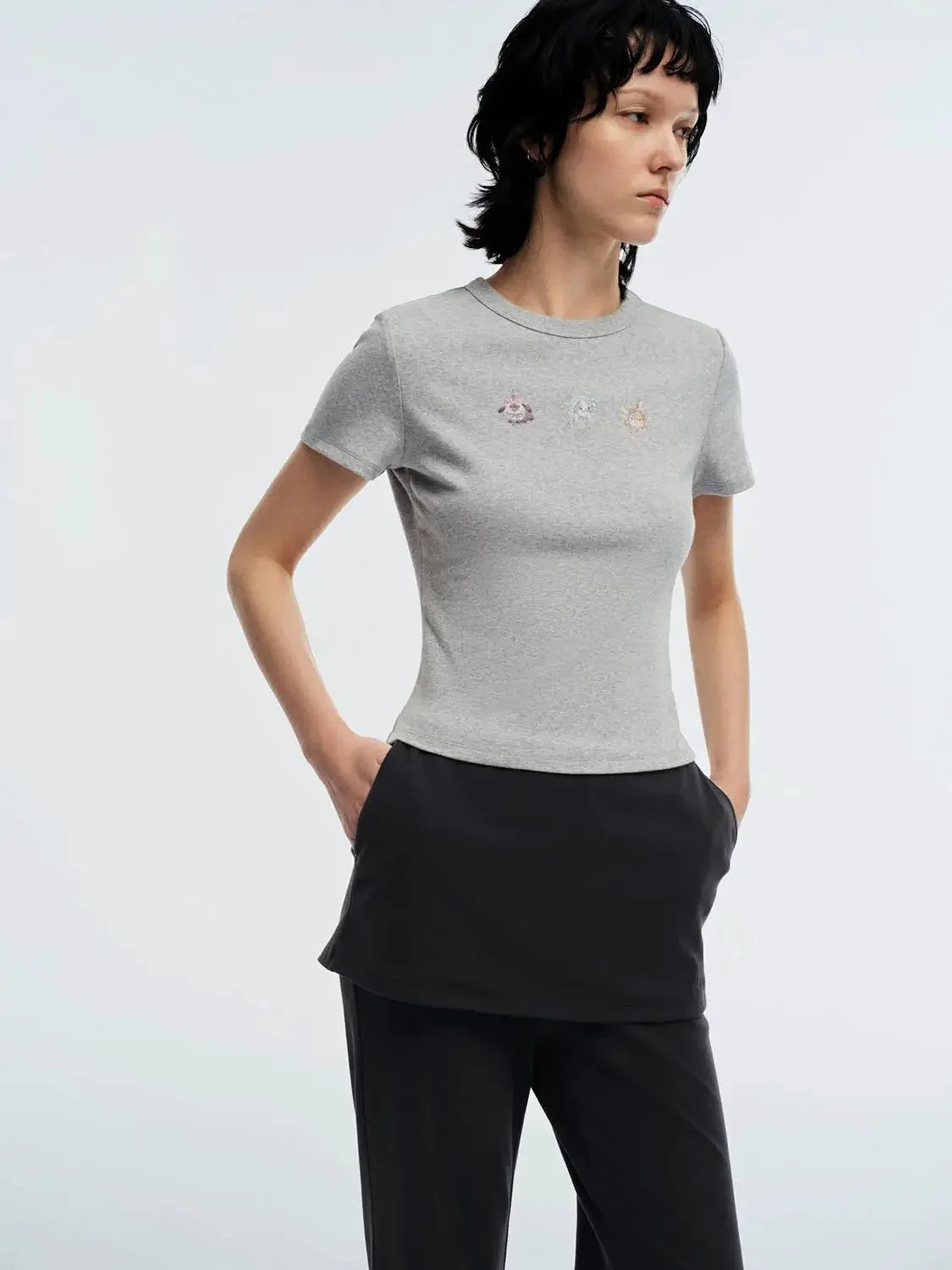 8794-cotton-elastane-embroidered-faces-t-shirts-2.webp Cotton Elastane Embroidered Faces T-Shirts