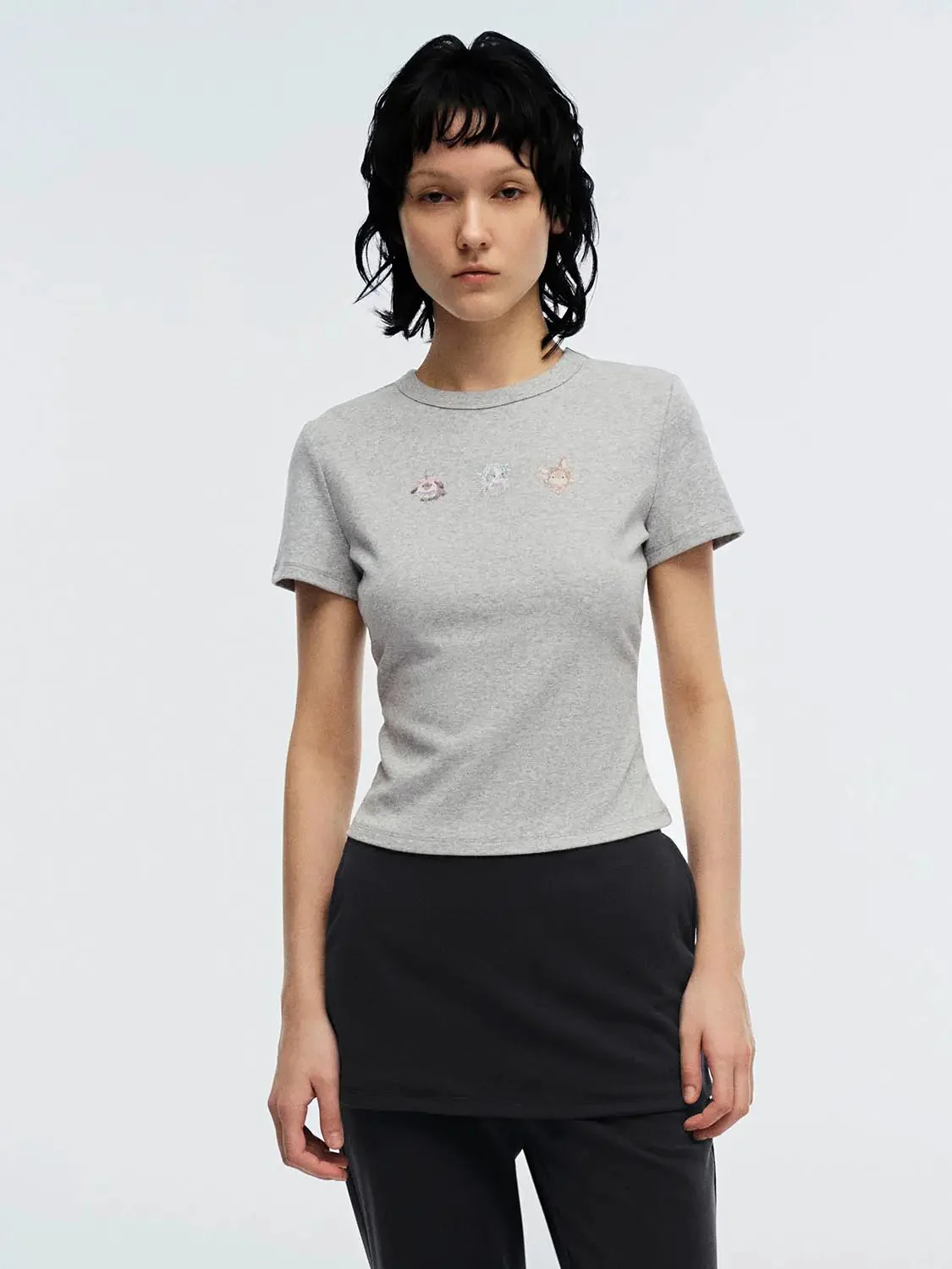 8794-cotton-elastane-embroidered-faces-t-shirts-9.webp Cotton Elastane Embroidered Faces T-Shirts