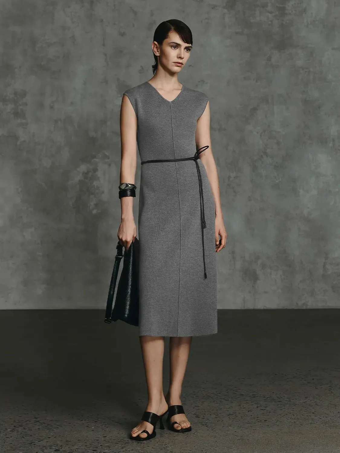 8799-grey-polyamide-blend-midi-belt-dresses-with-subtle-stretch-1.webp Grey Polyamide Blend Midi Belt Dresses With Subtle Stretch