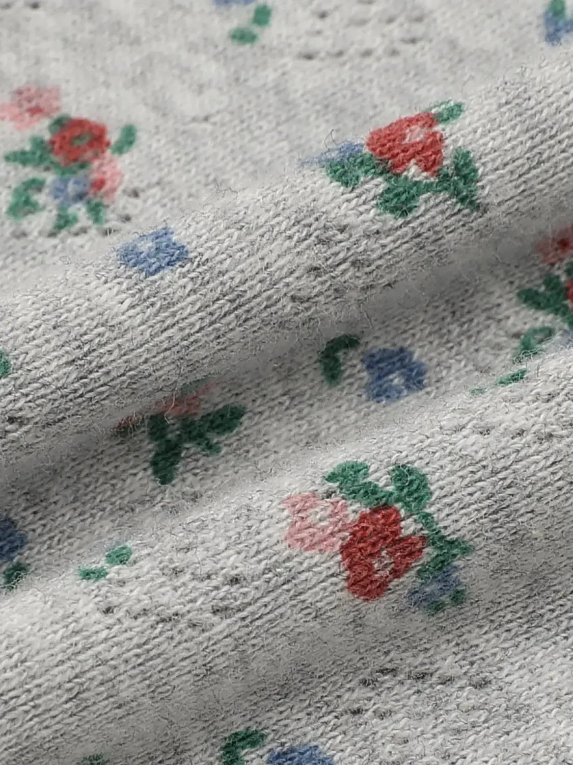 8823-floral-printed-scoop-neck-t-shirts-3.webp Floral Printed Scoop Neck T-shirts