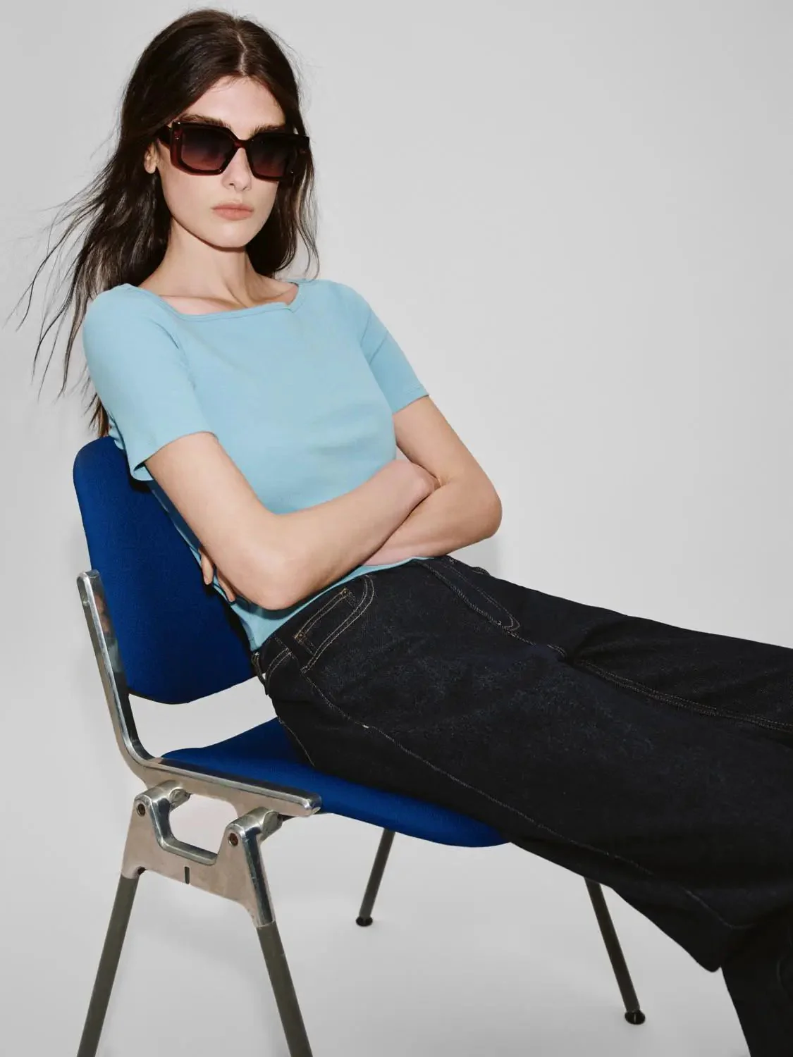 883-cotton-viscose-blend-boat-neck-skinny-fit-t-shirts-10.webp Cotton-Viscose Blend Boat Neck Skinny-Fit T-Shirts