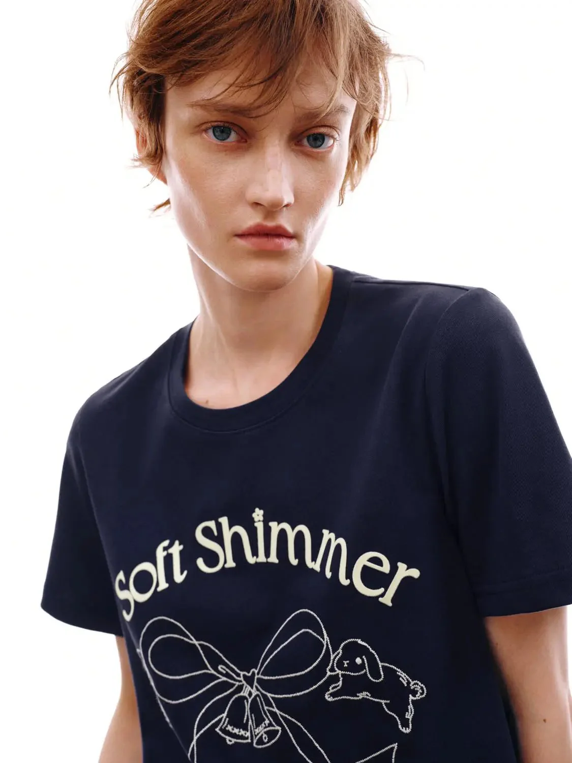 8872-soft-shimmer-bow-graphic-crew-neck-t-shirts-3.webp Soft Shimmer Bow Graphic Crew Neck T-Shirts