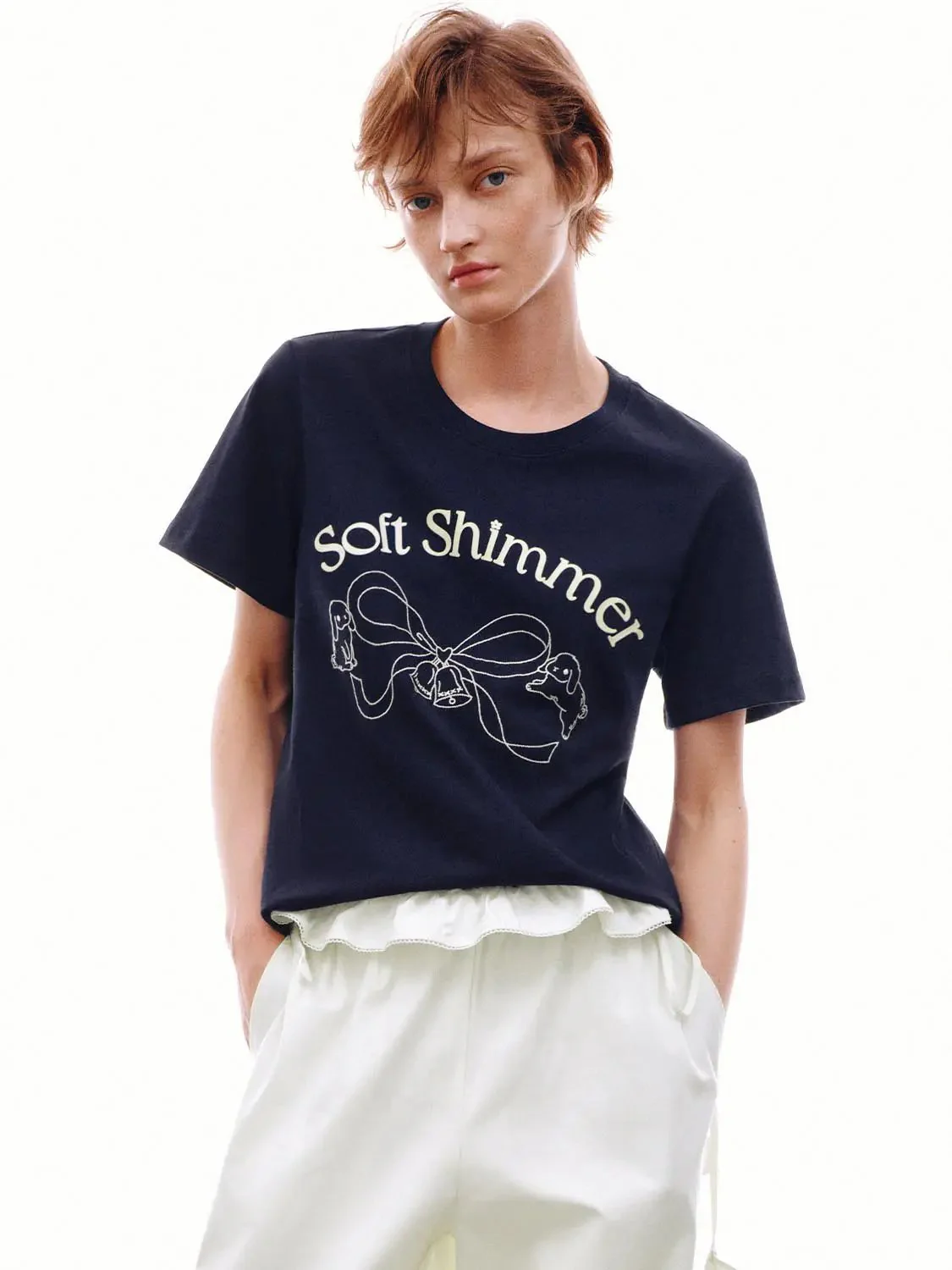 8872-soft-shimmer-bow-graphic-crew-neck-t-shirts-9.webp Soft Shimmer Bow Graphic Crew Neck T-Shirts