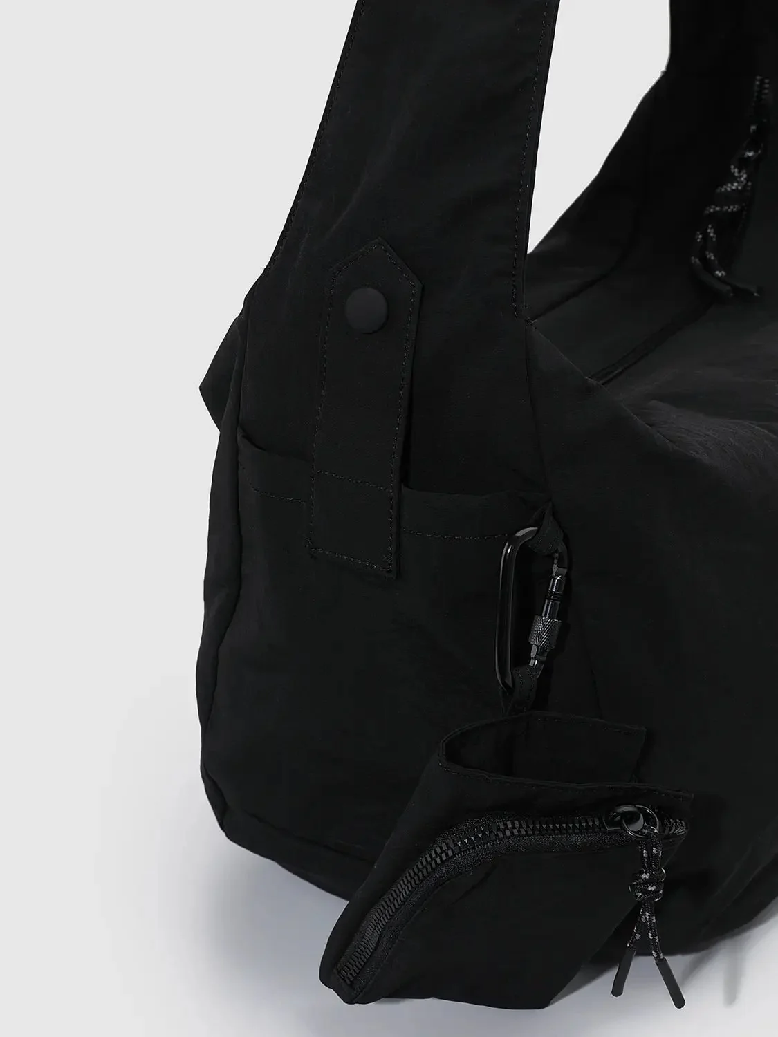 8890-nylon-lightweight-crossbody-with-detachable-pouch-bags-5.webp Nylon Lightweight Crossbody With Detachable Pouch Bags
