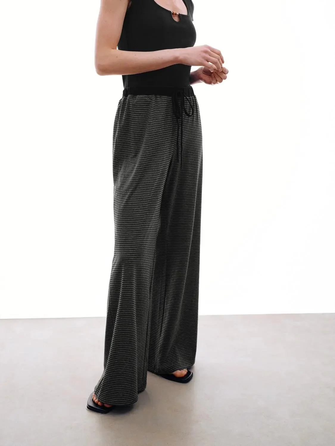8903-striped-cotton-elastane-relaxed-wide-leg-pants-11.webp Striped Cotton Elastane Relaxed Wide Leg Pants