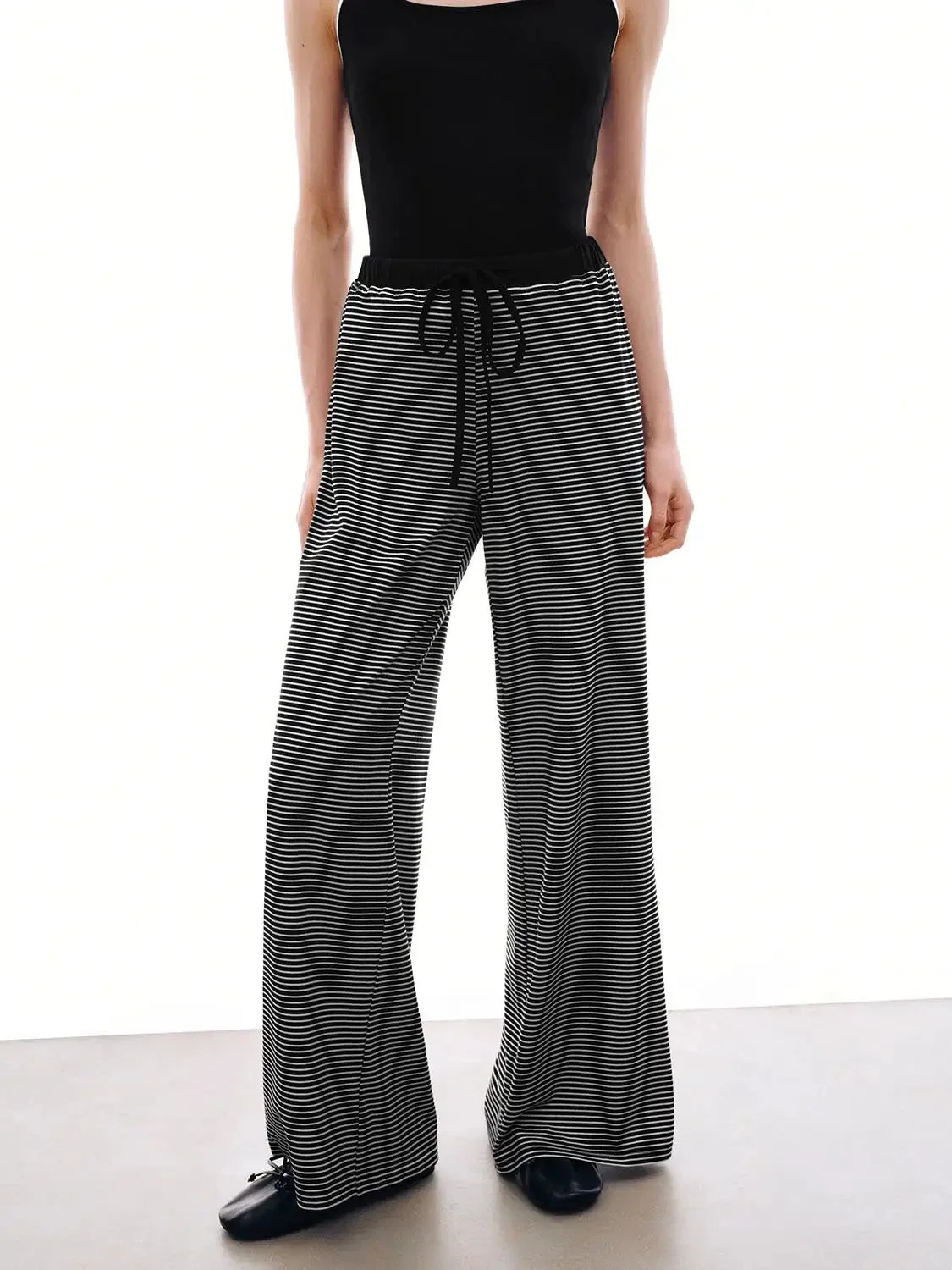 8903-striped-cotton-elastane-relaxed-wide-leg-pants-4.webp Striped Cotton Elastane Relaxed Wide Leg Pants