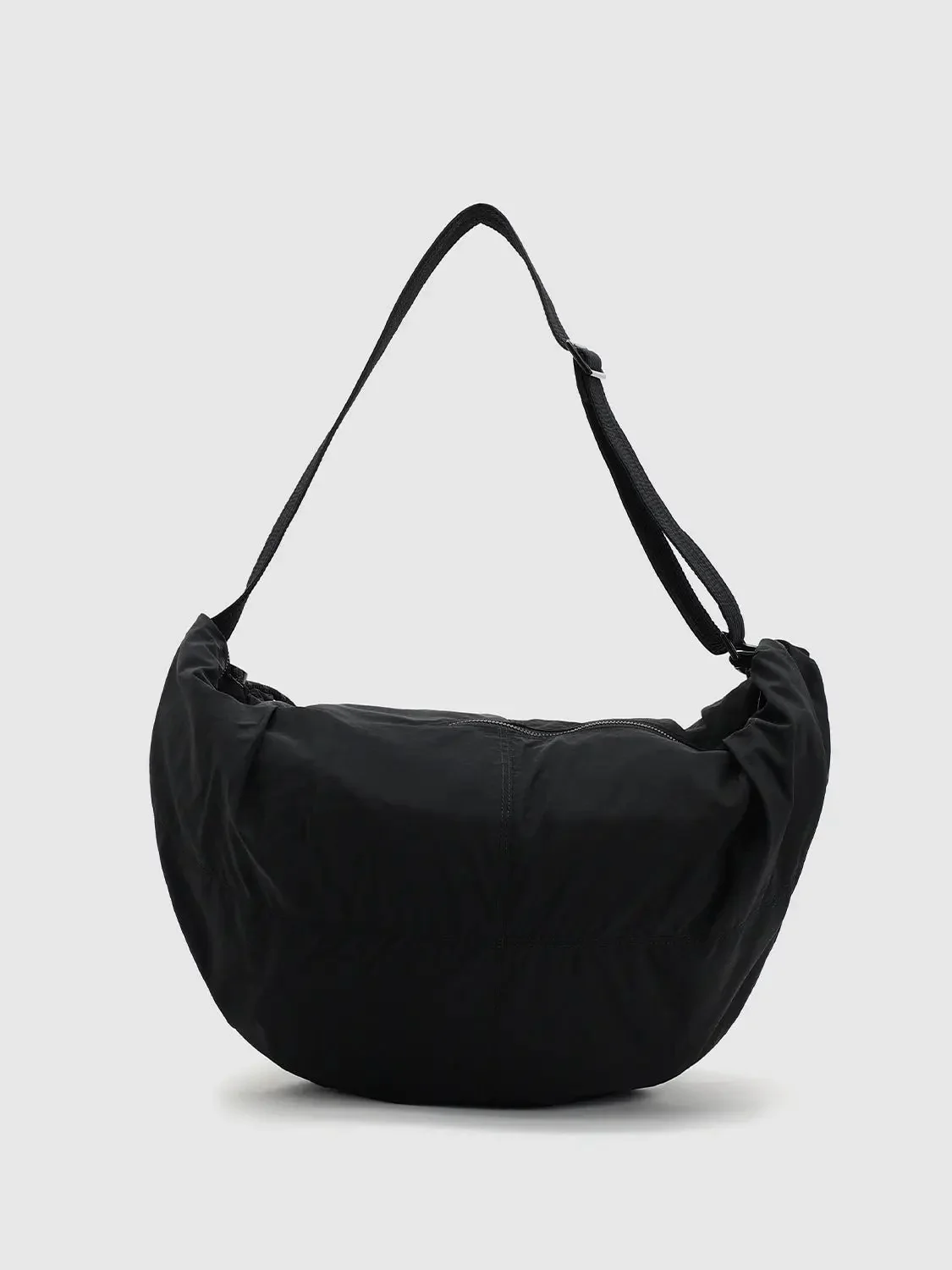 8916-oversized-crescent-crossbody-bags-2.webp Oversized Crescent Crossbody Bags