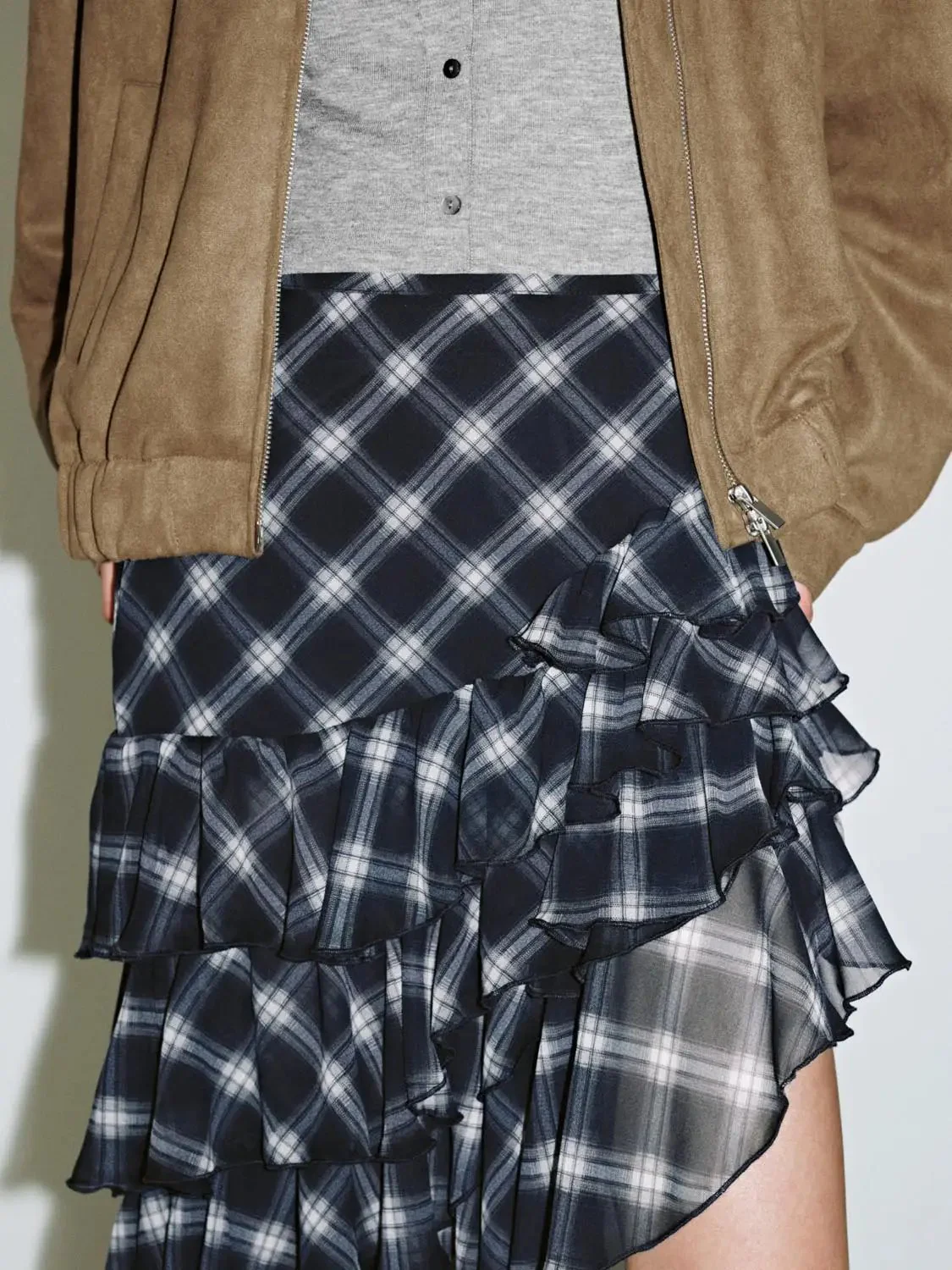 8978-irregular-hem-tiered-plaid-skirts-5.webp Irregular Hem Tiered Plaid Skirts