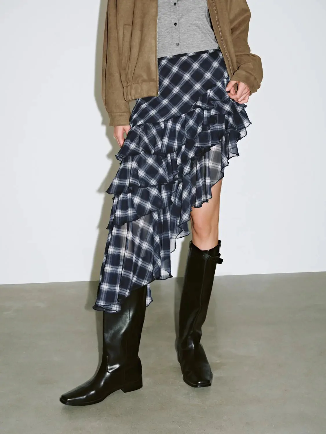 8978-irregular-hem-tiered-plaid-skirts-9.webp Irregular Hem Tiered Plaid Skirts