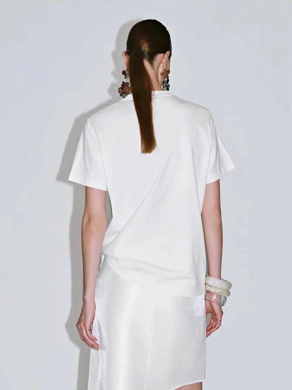 899-elegant-pearl-embellished-cotton-t-shirt-4.webp Elegant Pearl-Embellished Cotton T Shirt
