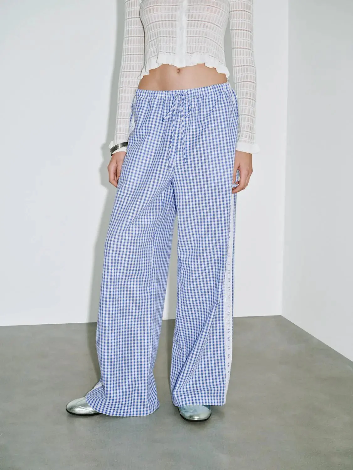 8991-wide-leg-pants-1.webp Wide-Leg Pants