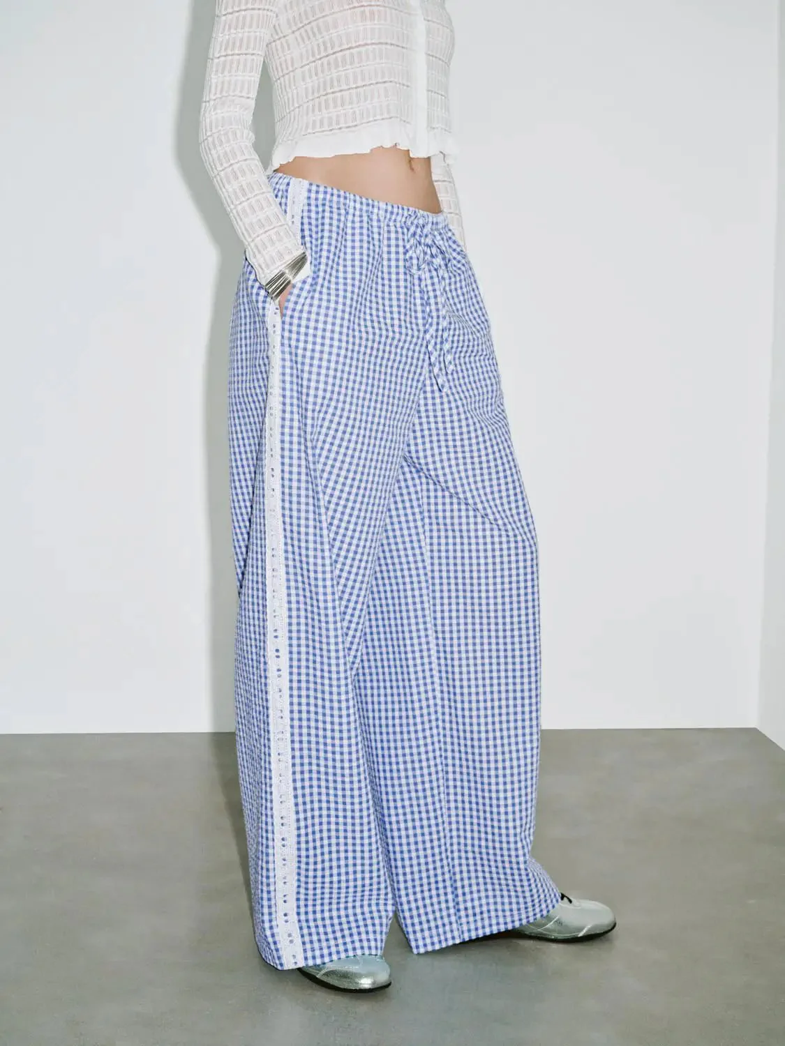 8991-wide-leg-pants-3.webp Wide-Leg Pants