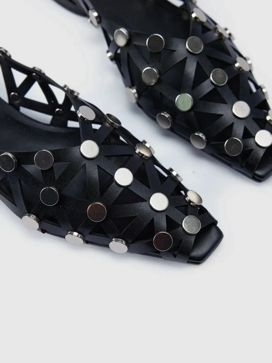 9061-slingbacks-5.webp Slingbacks