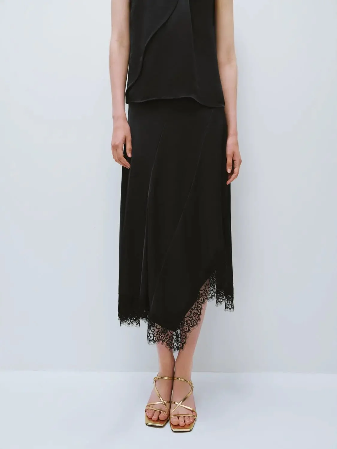 9080-irregular-lace-hem-a-line-skirts-1.webp Irregular Lace Hem A-Line Skirts