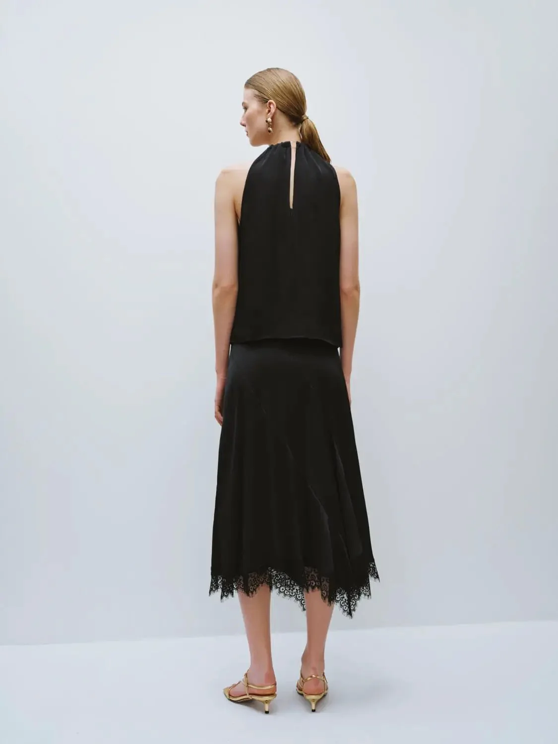9080-irregular-lace-hem-a-line-skirts-4.webp Irregular Lace Hem A-Line Skirts